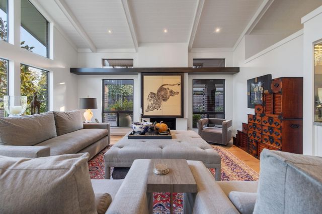 716 N Silvervale Drive, Visalia, CA 93291