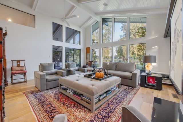 716 N Silvervale Drive, Visalia, CA 93291