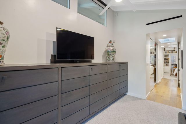 716 N Silvervale Drive, Visalia, CA 93291