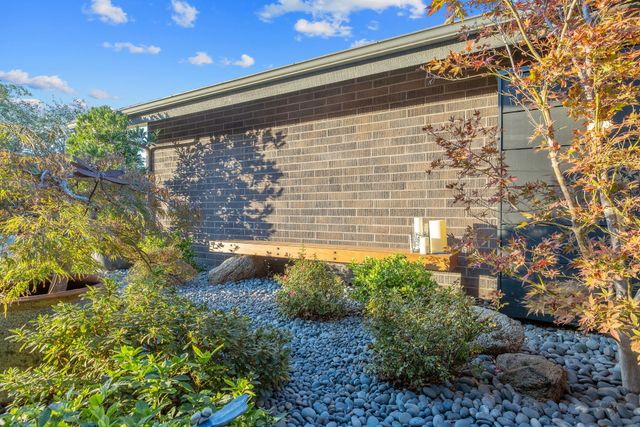 716 N Silvervale Drive, Visalia, CA 93291