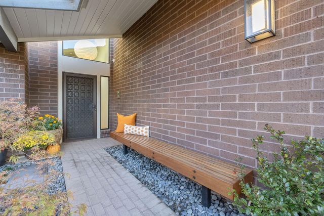 716 N Silvervale Drive, Visalia, CA 93291