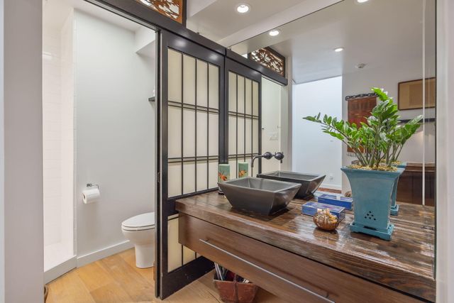 716 N Silvervale Drive, Visalia, CA 93291