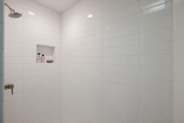 716 N Silvervale Drive, Visalia, CA 93291