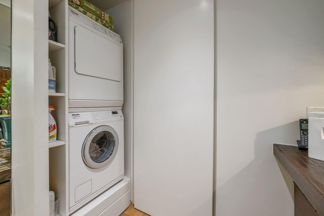 716 N Silvervale Drive, Visalia, CA 93291