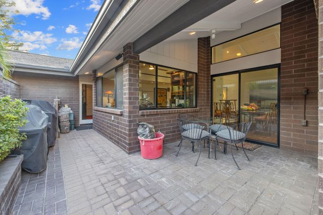 716 N Silvervale Drive, Visalia, CA 93291