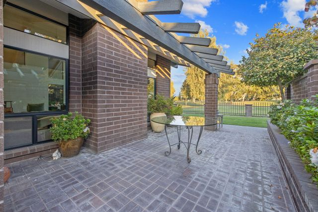 716 N Silvervale Drive, Visalia, CA 93291