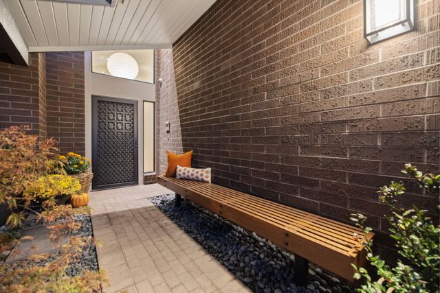 716 N Silvervale Drive, Visalia, CA 93291