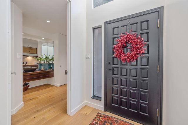 716 N Silvervale Drive, Visalia, CA 93291