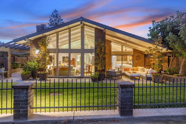 716 N Silvervale Drive, Visalia, CA 93291