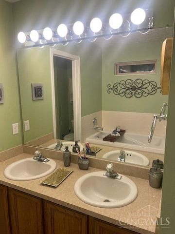 9228 Sawgrass Drive, Miami Twp, OH 45342