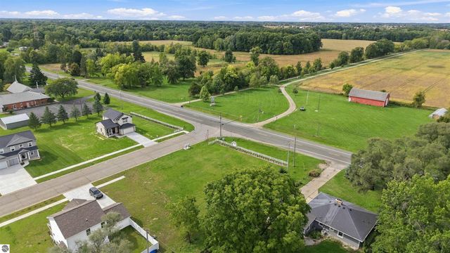 540 W Wildwood, Owosso, MI 48867