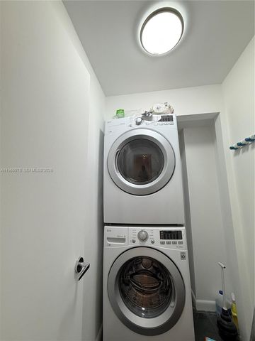 801 N Venetian Dr 802, Miami, FL 33139