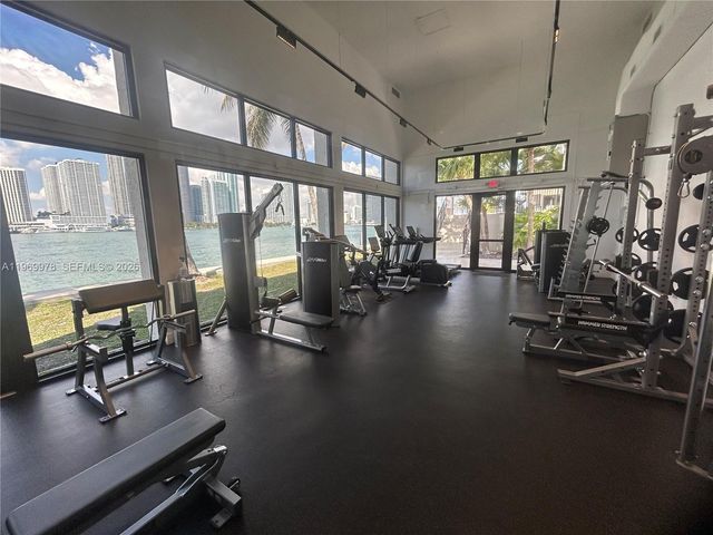 801 N Venetian Dr 802, Miami, FL 33139