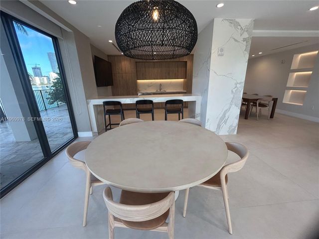 801 N Venetian Dr 802, Miami, FL 33139