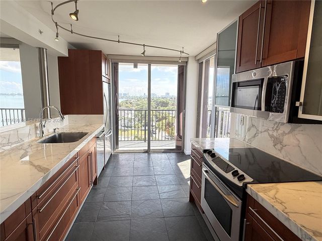 801 N Venetian Dr 802, Miami, FL 33139