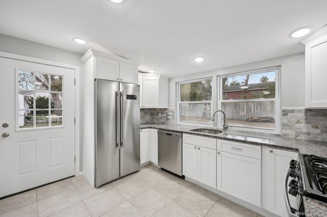 33 E Cherry Street, Central Islip, NY 11722