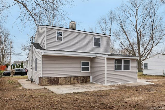 33 E Cherry Street, Central Islip, NY 11722