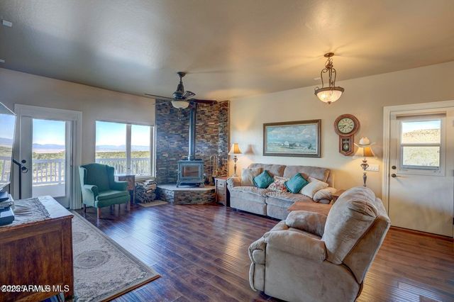 29450 N Caballero Way, Paulden, AZ 86334