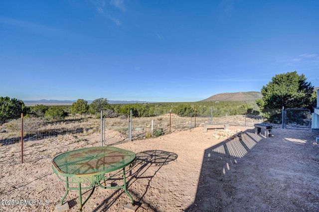 29450 N Caballero Way, Paulden, AZ 86334