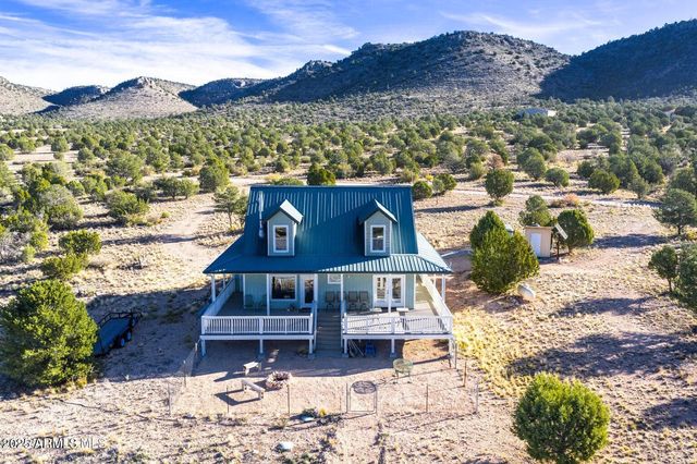 29450 N Caballero Way, Paulden, AZ 86334