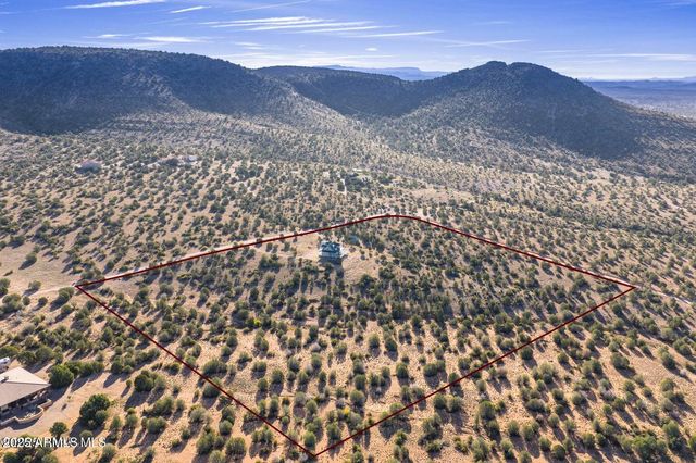 29450 N Caballero Way, Paulden, AZ 86334