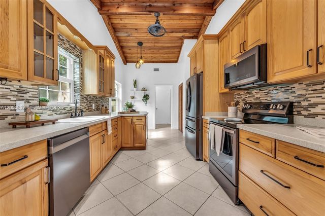 11501 SW 3rd Street, Plantation, FL 33325