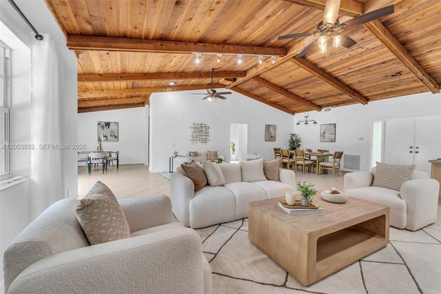 11501 SW 3rd Street, Plantation, FL 33325