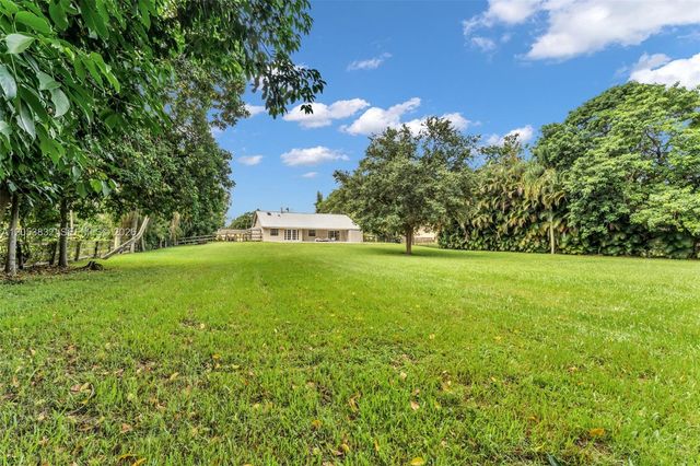 11501 SW 3rd Street, Plantation, FL 33325