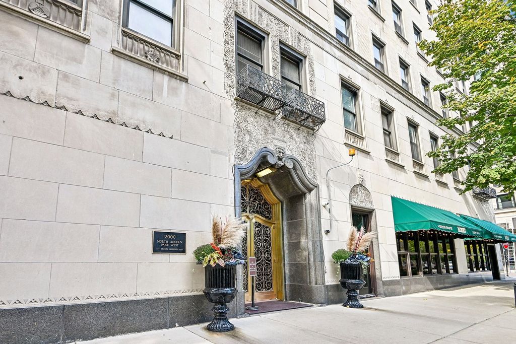 2000 N LINCOLN PARK WEST Avenue 912, Chicago, IL 60614 — photo 2