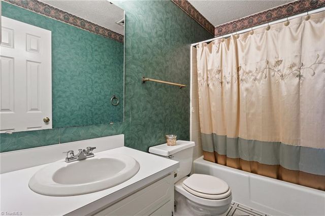 3014 Darden Road D, Greensboro, NC 27407