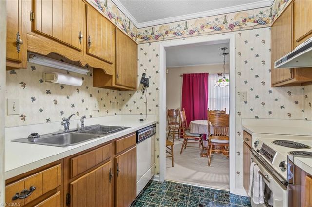 3014 Darden Road D, Greensboro, NC 27407