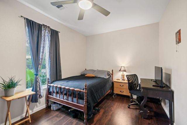 5907 Wedgefield Street, Houston, TX 77028