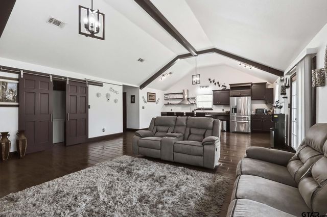 1933 hwy 11, Pittsburg, TX 75686