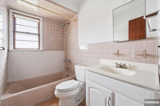 203 Westervelt Place, Lodi, NJ 07644