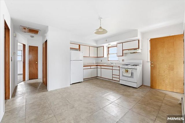 203 Westervelt Place, Lodi, NJ 07644