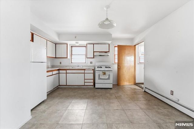 203 Westervelt Place, Lodi, NJ 07644