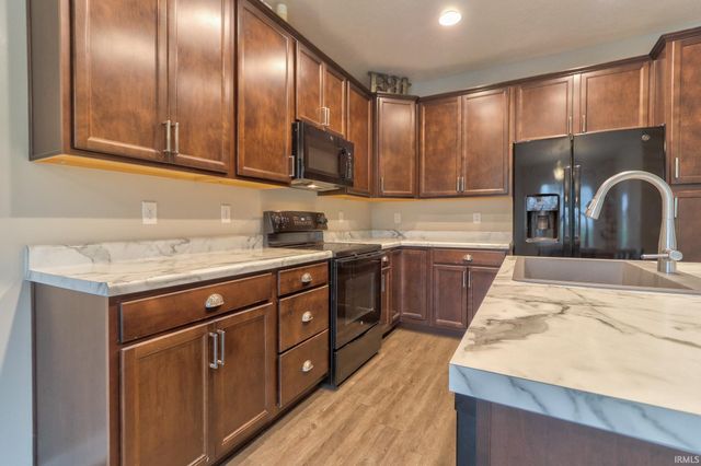 1245 Helen Court, Boonville, IN 47601