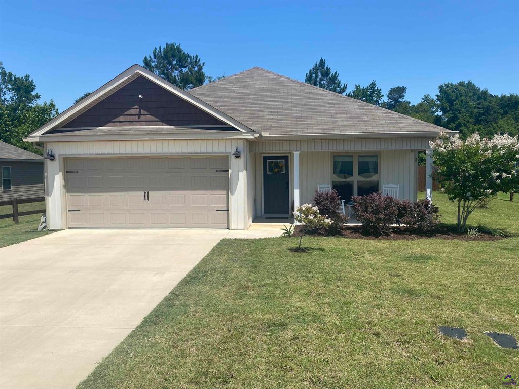 51 Cole Drive, Hawkinsville, GA 31036