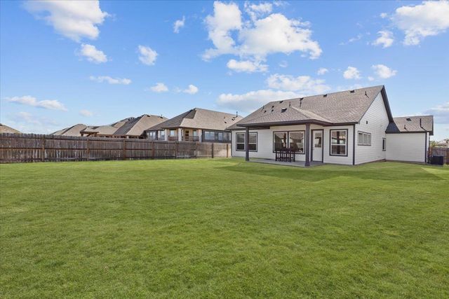 908 Knowles DR, Hutto, TX 78634