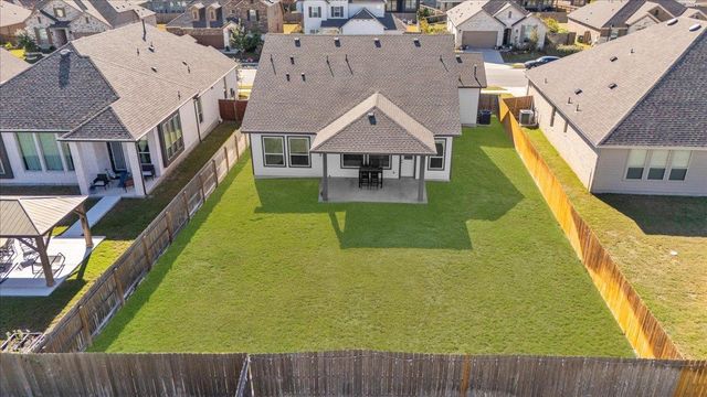 908 Knowles DR, Hutto, TX 78634