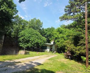 313 Big Bluff, Pryor, OK 74361