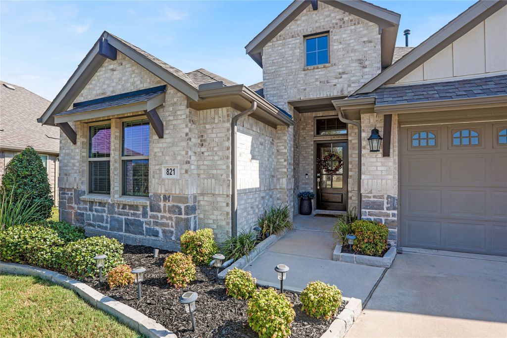 821 Anne Court, Anna, TX 75409
