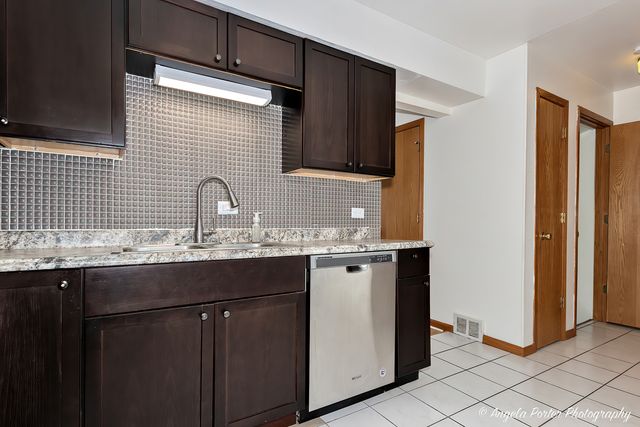43 E Judith Ann Drive, Mount Prospect, IL 60056