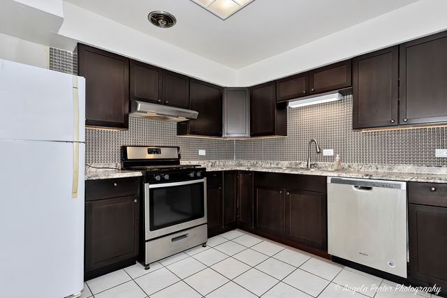 43 E Judith Ann Drive, Mount Prospect, IL 60056