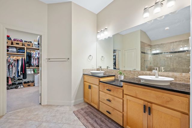 2105 W Harborlight Ct, Wichita, KS 67204