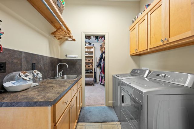 2105 W Harborlight Ct, Wichita, KS 67204