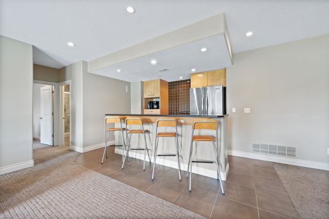 2105 W Harborlight Ct, Wichita, KS 67204