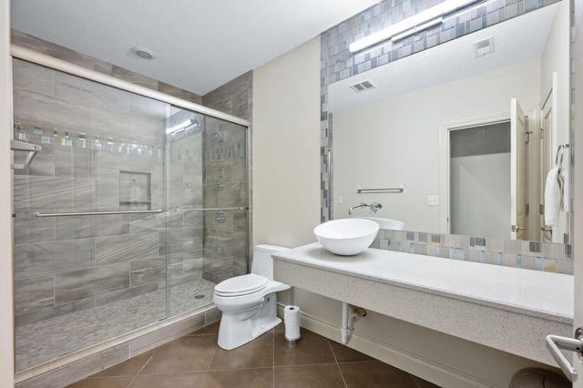 2105 W Harborlight Ct, Wichita, KS 67204