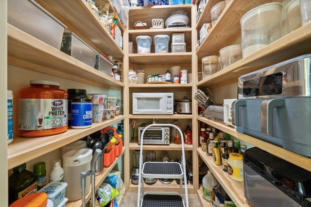 2105 W Harborlight Ct, Wichita, KS 67204