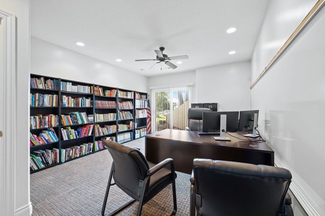 2105 W Harborlight Ct, Wichita, KS 67204